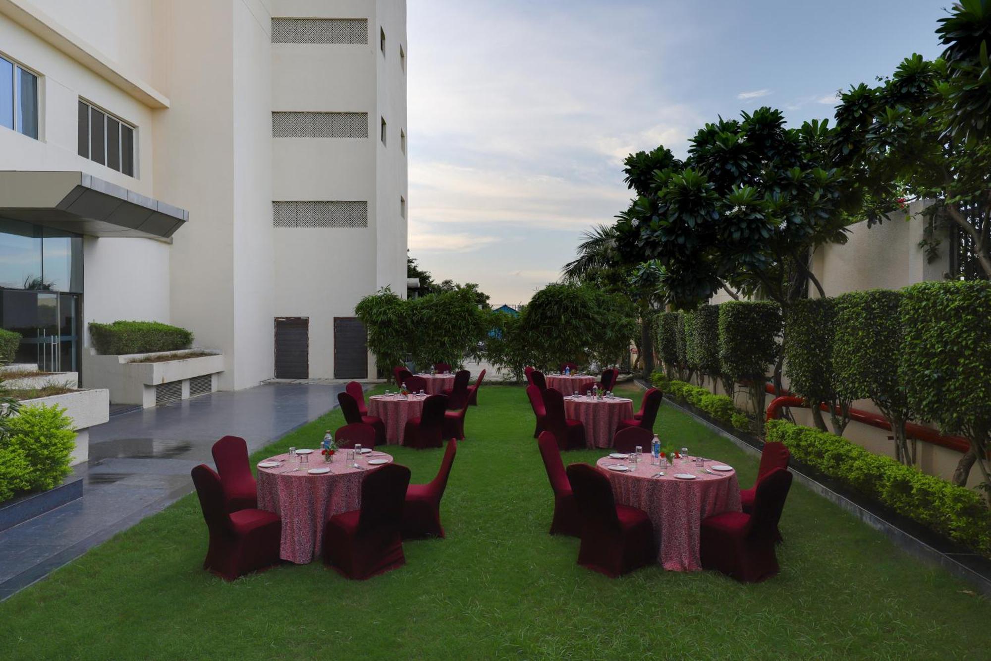 Saura Hotel, Agra - A Club Mahindra Associate Экстерьер фото