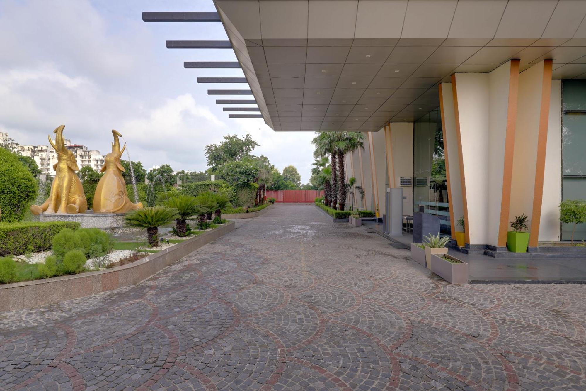 Saura Hotel, Agra - A Club Mahindra Associate Экстерьер фото